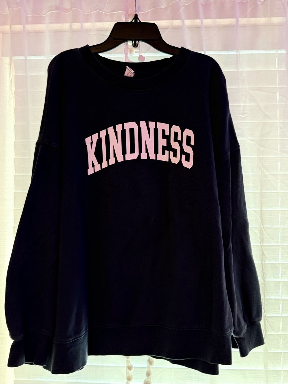 Old Navy Kindness crewneck- L